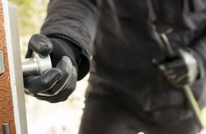 Three young men arrested for thefts from properties in Limassol