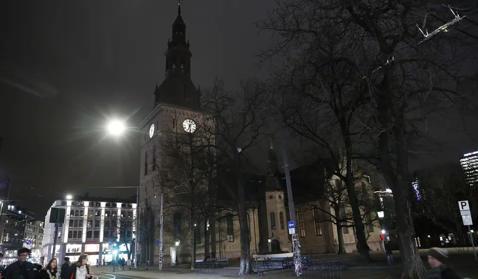Kvinne pågrepet etter brannforsøk ved Oslo domkirke