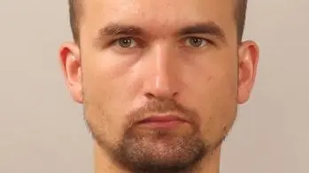 Repeat offender exposed himself to children and woman in Prague; police seek additional victims