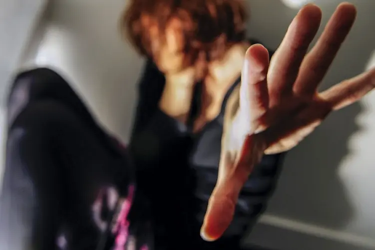 Zalaszántó false imprisonment: 40-year-old man beat and threatened ex-girlfriend with knife