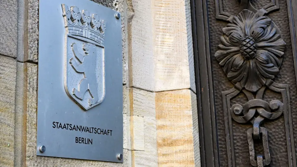 Berlin lawyer charged over punches against colleague in court