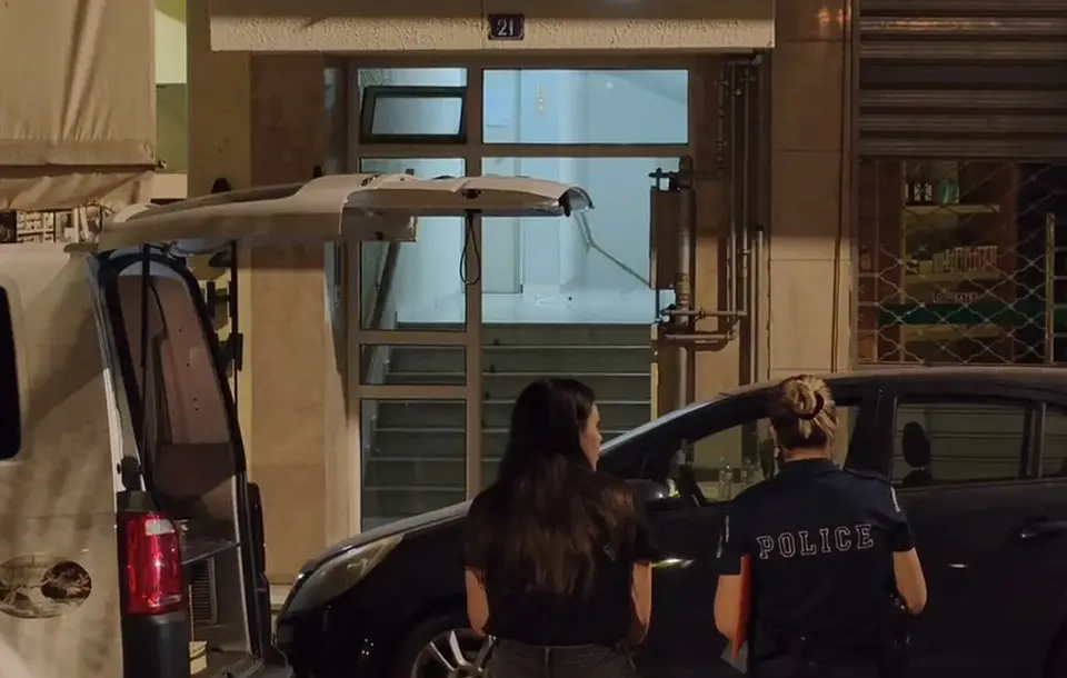 Body of man in advanced decomposition found in flat in Pagrati