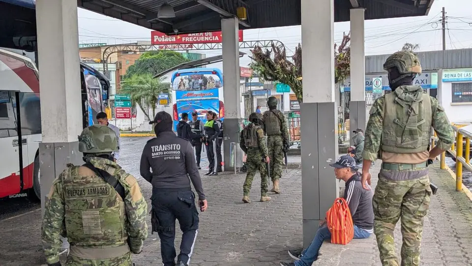 Sangrienta jornada en Esmeraldas y Santo Domingo: tres personas asesinadas y taxista desaparecido