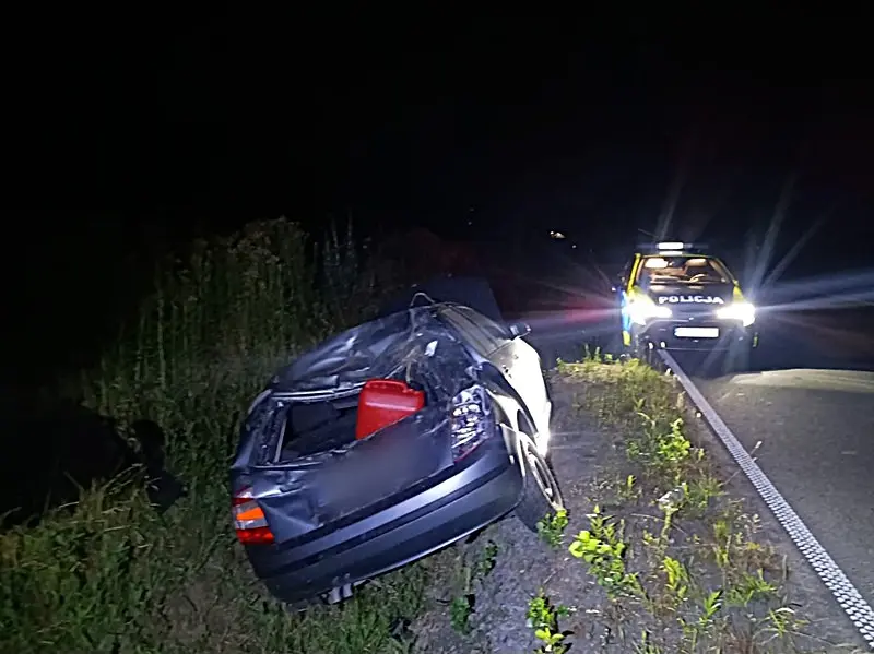 Kierowca z promilami i narkotykami dachował pod Ząbkowicami Śląskimi