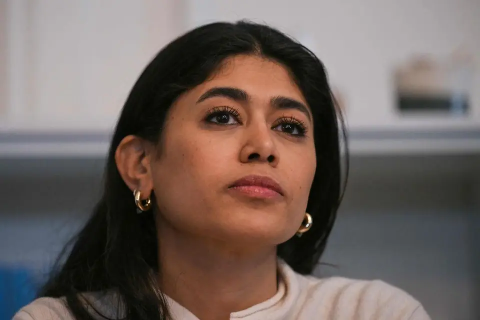 Rima Hassan jugée pour apologie du terrorisme à Paris
