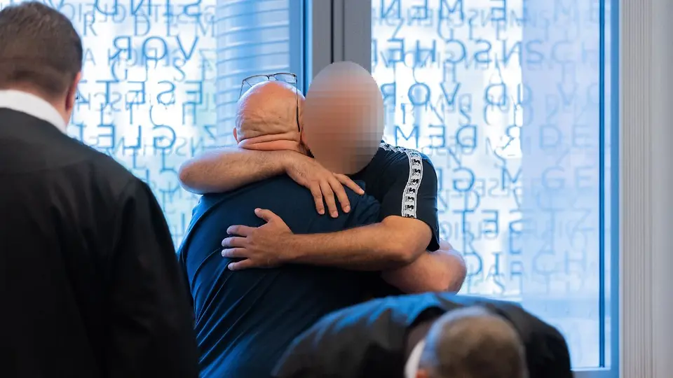 Weapons trafficking in Remscheid: Co-defendant admits to charges in court
