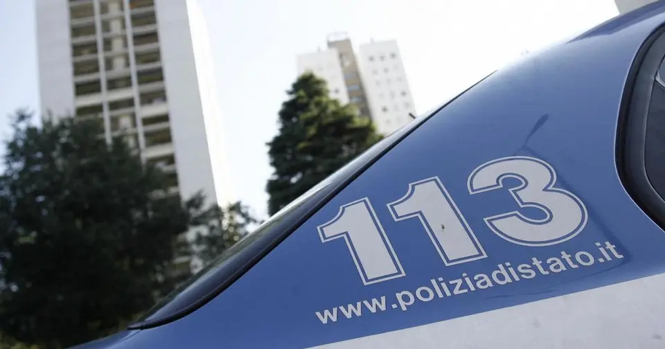 Parma, maestro di equitazione finisce in manette per abusi su ragazza minorenne