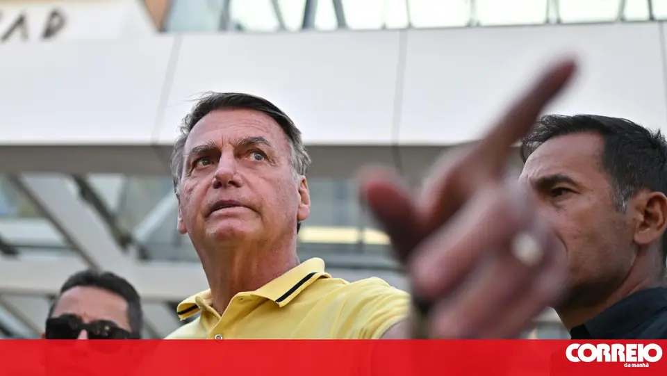 Brazil's Supreme Court orders Bolsonaro to return arsenal to authorities