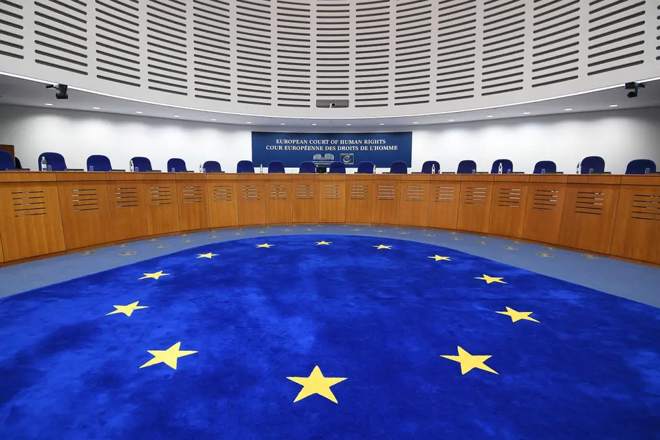 La Corte di Strasburgo condanna l'Italia: lo Stato pagherà 60mila euro a una donna il cui caso di stupro fu archiviato da un pm con motivazioni sessiste