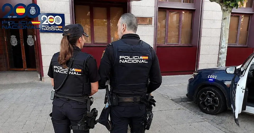 Detenido en Palencia tras una peligrosa huida en coche: conducción en sentido contrario, por aceras y atropello a un agente