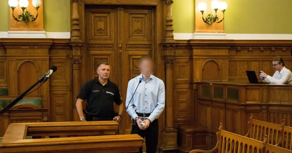 Ír férfi bíróság előtt Budapesten amerikai ápolónő megölésének ügyében