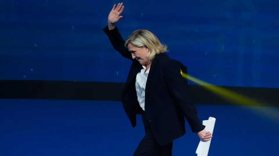 Marine Le Pen condamnée à un an de prison avec bracelet électronique