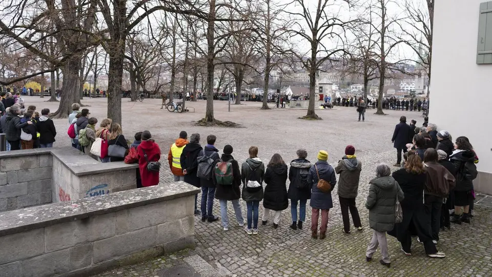 Adolescent jugé pour agression au couteau à caractère antisémite à Zurich