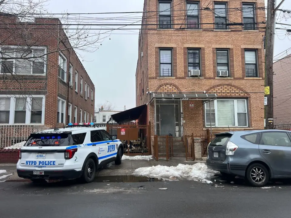 Man fatally shot in Brooklyn apartment vestibule, second victim wounded