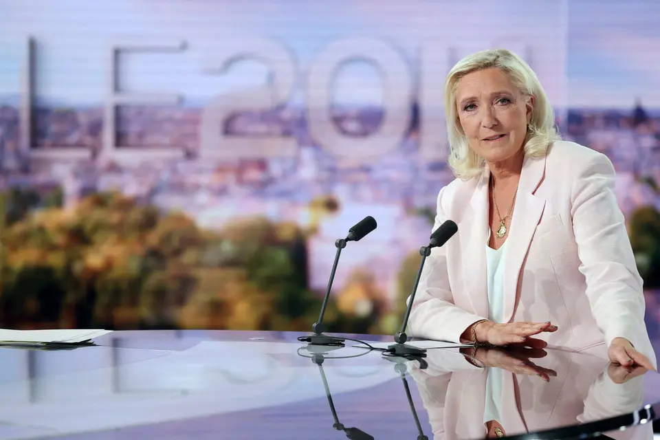 Marine Le Pen convicted of embezzlement – Presidential candidate despite electronic tag