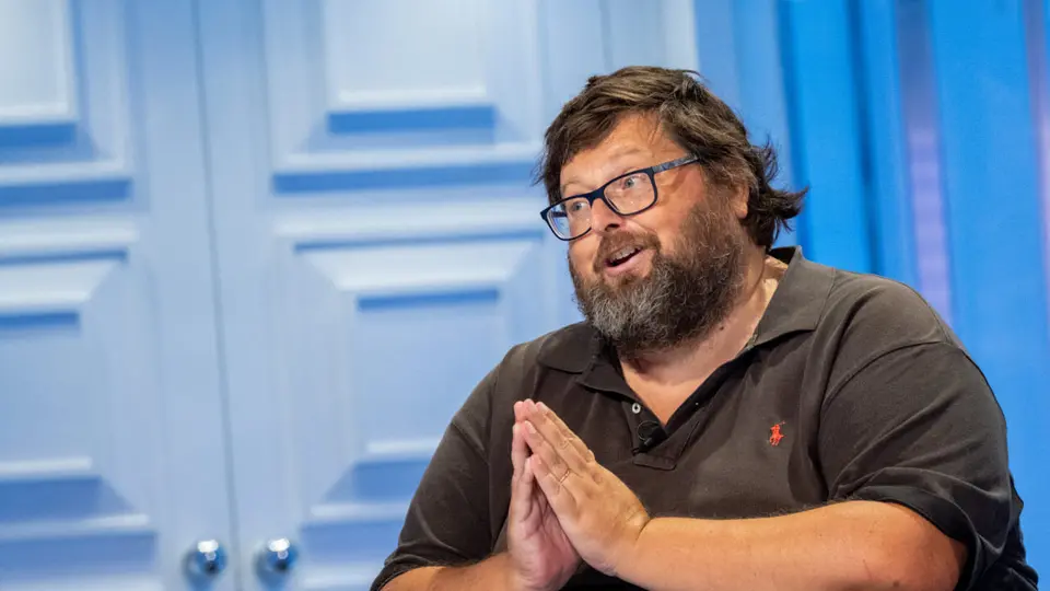 Mario Adinolfi under house arrest: fraud and tax evasion, €400,000 seizure