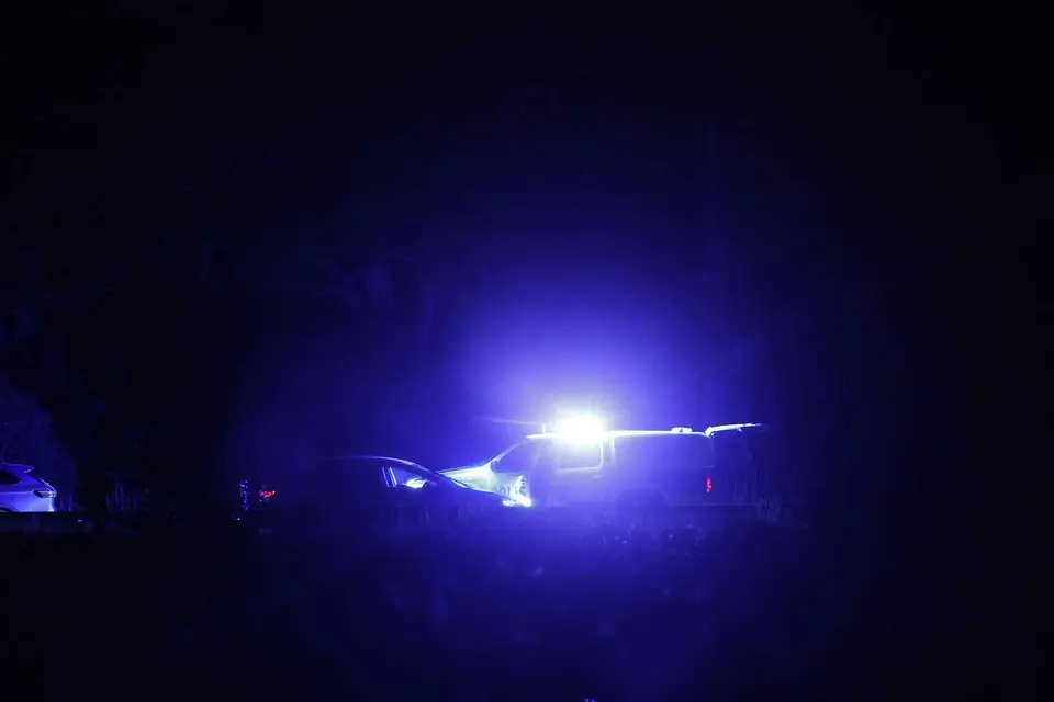 Man skjuten av polis i Nynäshamn efter biljakt – två barn skadade