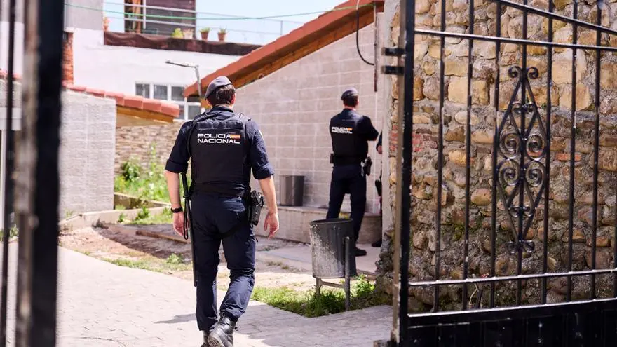 Detenido un empleado de una correduría cántabra por estafar a ocho clientes con seguros de coche inexistentes