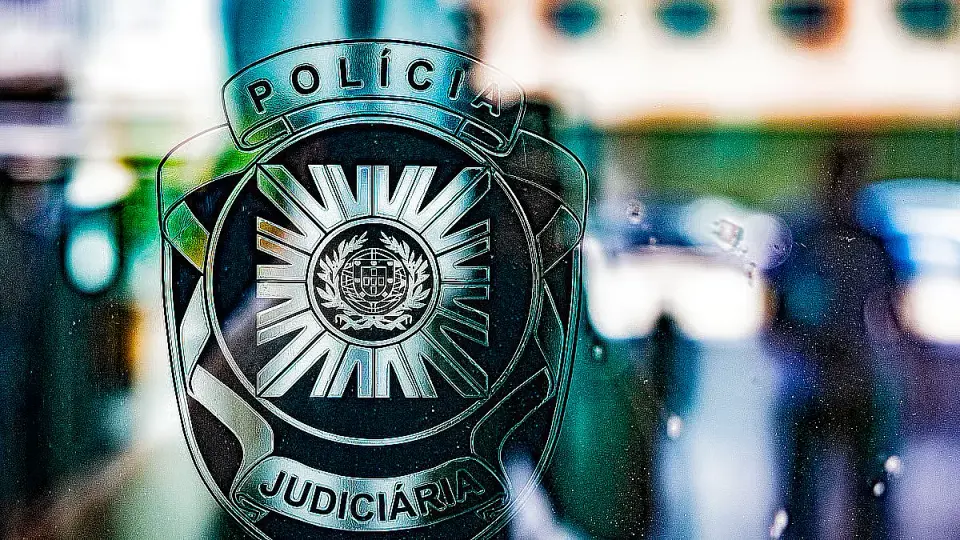 Rececionista de hotel detido por violação e perseguição de estagiário em Lisboa
