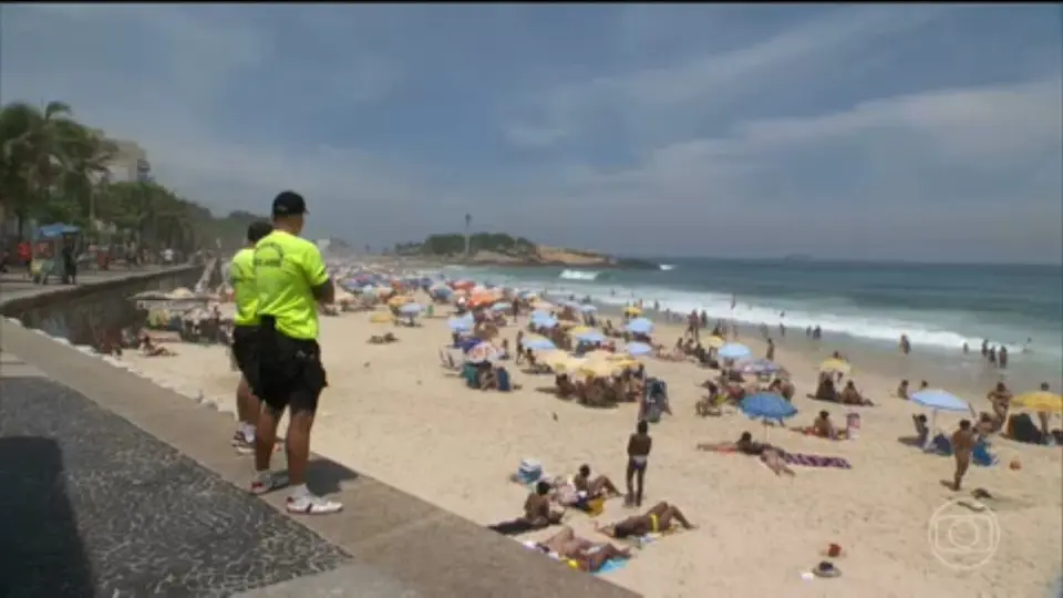 Crime organizado extorque ambulantes e controla praias do Rio de Janeiro