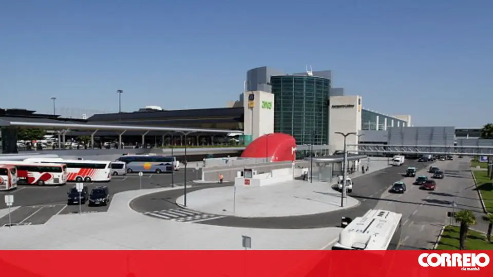 Passageiro irlandês detido em Lisboa após ataque a agente da PSP no aeroporto