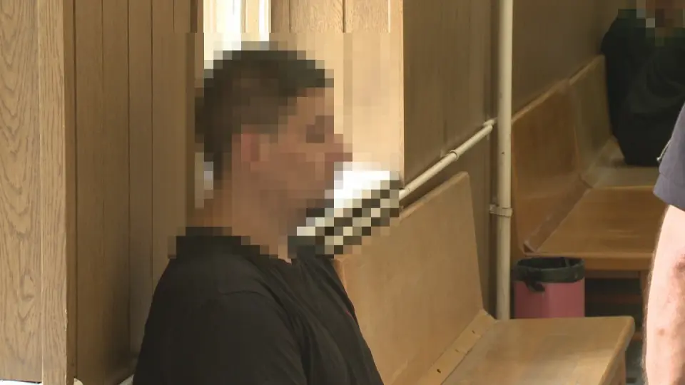 Neighbours recount how they saved woman from roof of ten-storey building in Miskolc