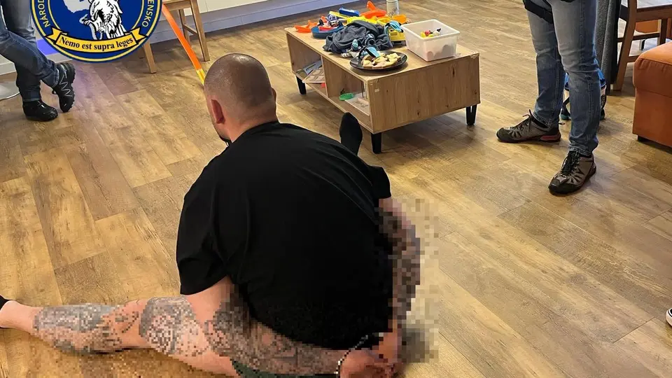Razia VALEC v Poprade a Svite: traja muži obvinení z distribúcie metamfetamínu