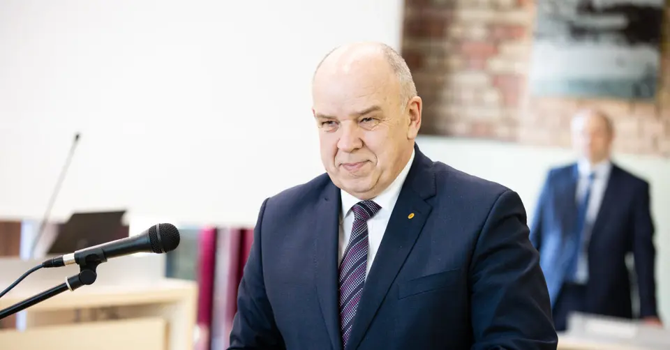 Prosecutors drop "voucher" cases against two Šiauliai politicians, Pagėgiai council member discharged from criminal liability