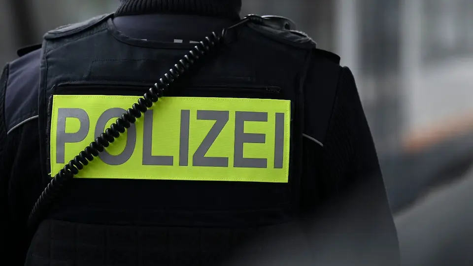 Fünf Festnahmen bei Razzia gegen mutmaßliche Schleusergruppe
