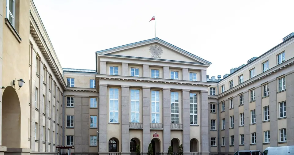 Były prezes NIK oskarżony o ujawnienie tajemnicy skarbowej