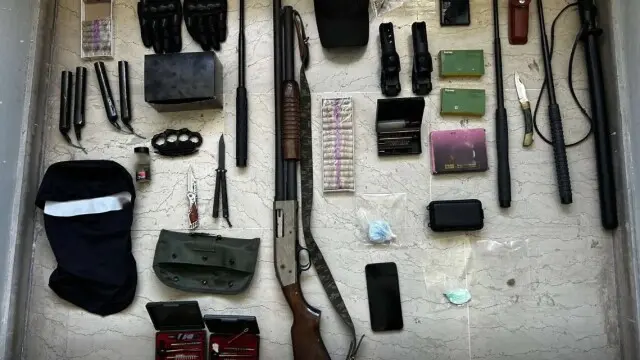 Five arrests in Achaia and Ilia: Carbines, handguns and knives found