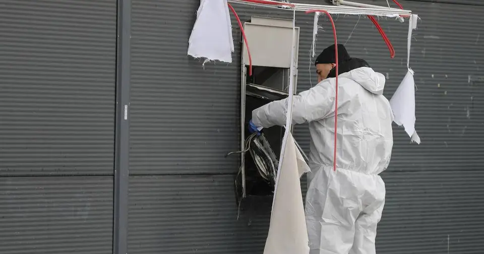 Hacked cashpoint in Karlovac: Connected it to device and emptied it