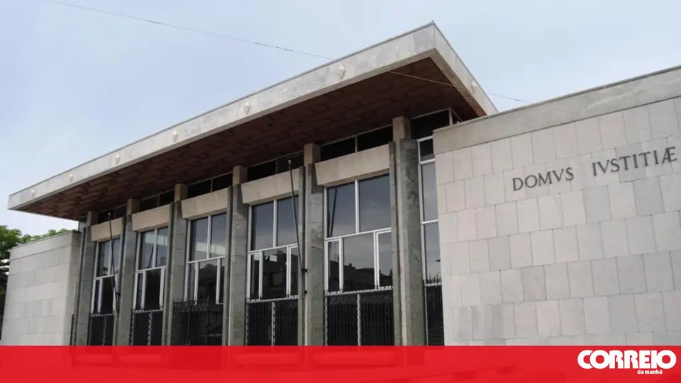 Tribunal absolve 15 arguidos de burla à Segurança Social por excesso de duração do processo