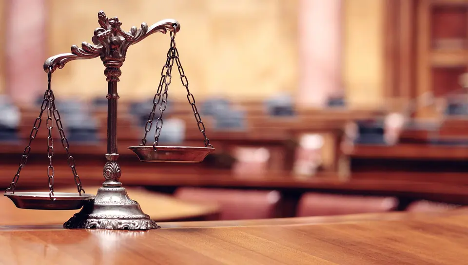 Father from Bihor sent to trial for sexual assaults on minor daughter, escapes arrest