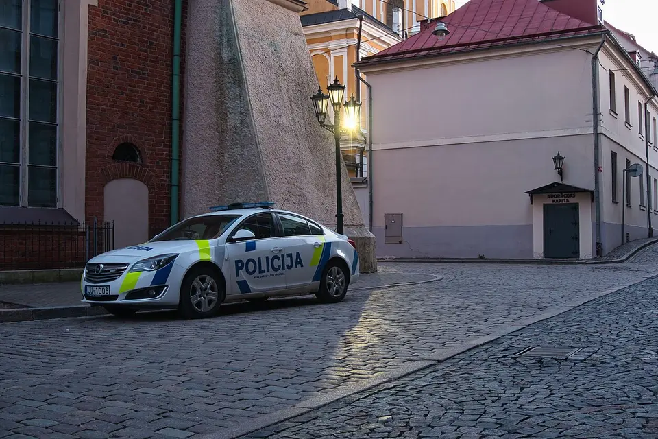 Rīgā izņem 1,5 milj. kontrabandas cigarešu; Lietuvas pilsonis apcietināts
