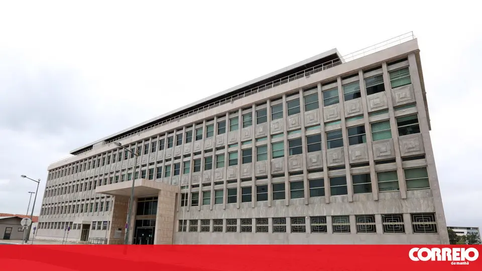 Lisbon court threatens Navy chief with new fine for judicial obstruction