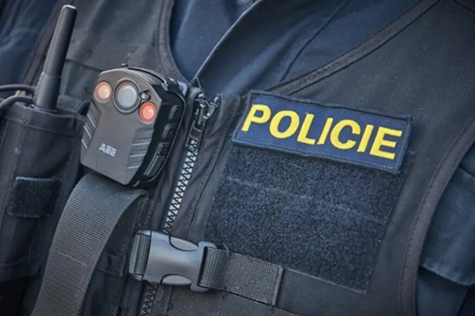 Armed robber holds up post office in Kratonohách; police continue search