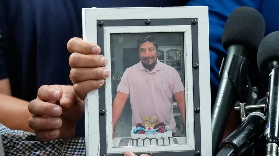 ICE Agents Kill Mexican Immigrant in Houston; Mexico Eyes Legal Action