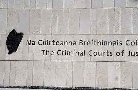 Sentencing postponed after lawyers walk out on murder-plot accused