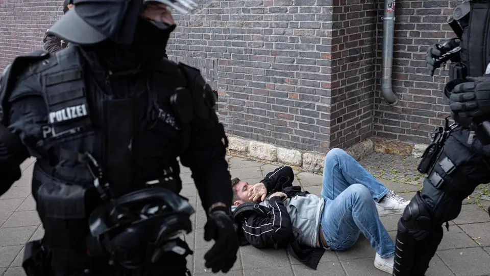 Angriffe auf Apollo-Reporter bei AfD-Parteitag in Erfurt – Polizeieinsatz in der Kritik