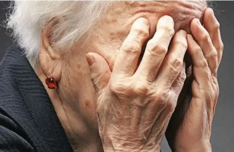 Dismantling of gang that defrauded elderly people impersonating electricity company employees