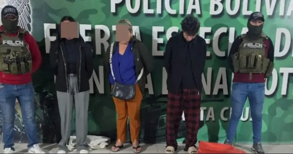 Police officer and relatives remanded in Palmasola on drug trafficking charges
