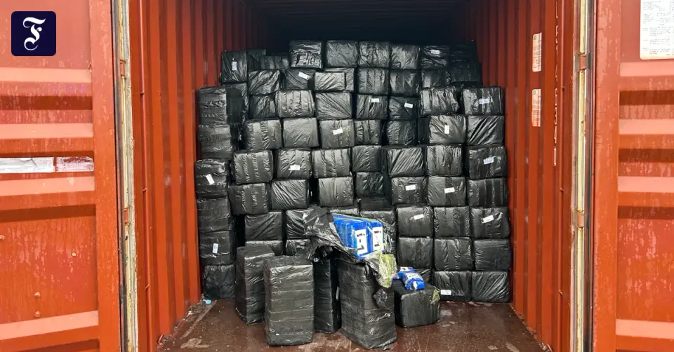 More than eight tonnes of cocaine seized in Wilhelmshaven – worth approximately 500 million euros