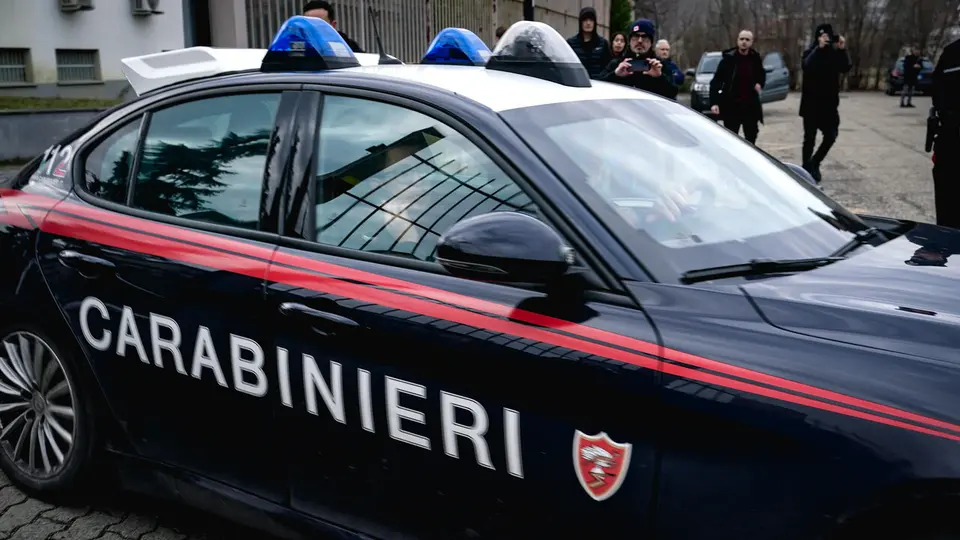 Corsico, 41-year-old man found dead at home: murder investigation underway