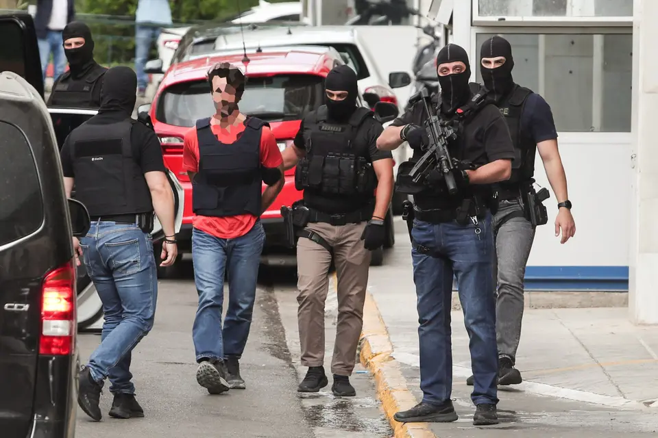 Marfin: Ψηφιακή ανάλυση και παλιές φωτογραφίες αποκάλυψαν τρεις υπόπτους
