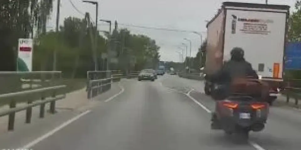 Estonian citizen flees police on motorcycle — €6,700 fine and driving ban
