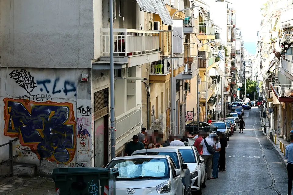 Arson of residential building in Thessaloniki with three arrests