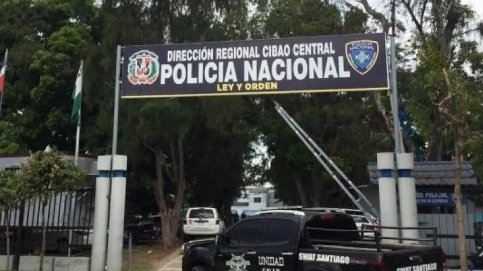 Tres hermanos se rinden a la policía tras asesinato de repartidor en Santiago