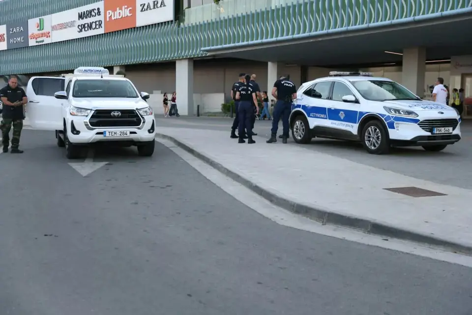 Man questioned over hoax bomb threats at stores – "David" remains at large