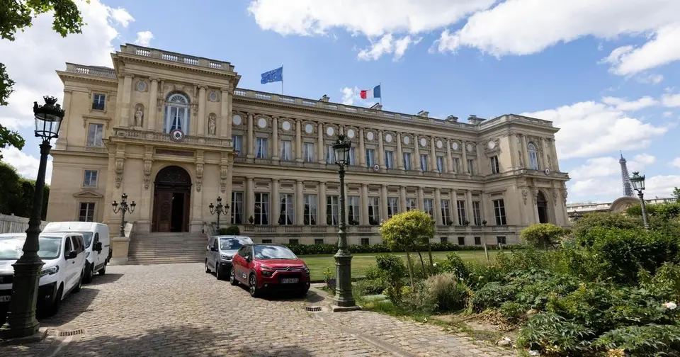 Paris accuses Moscow of digital offensive against its institutions